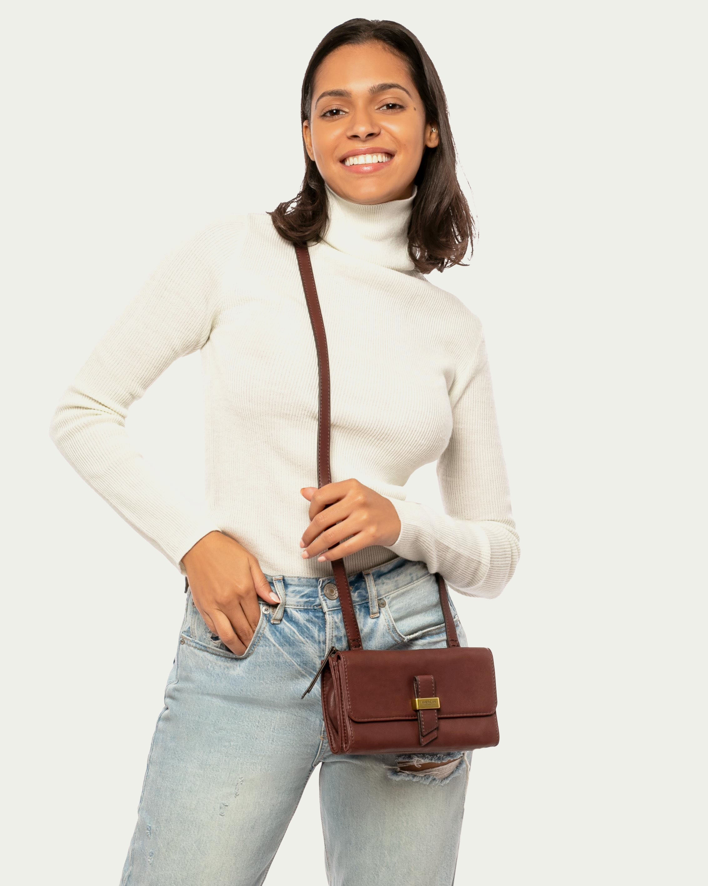 Essex Wallet Crossbody